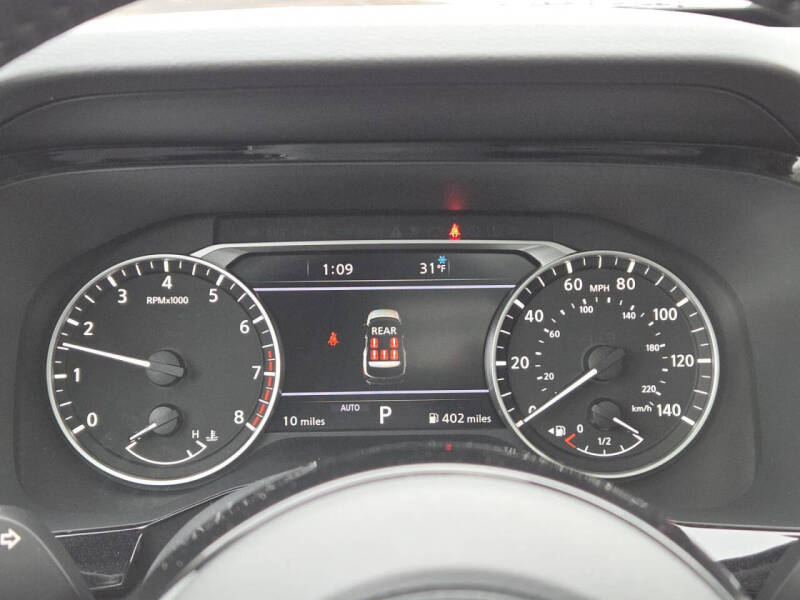 2025 Nissan Pathfinder SL