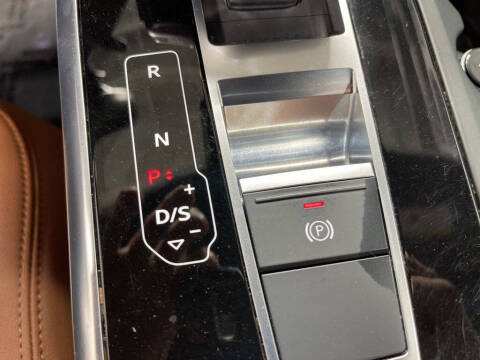 2022 Audi Q8 quattro Premium Plus 55 TFSI