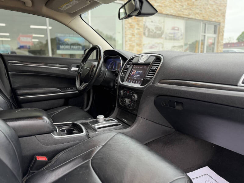 2017 Chrysler 300 Limited