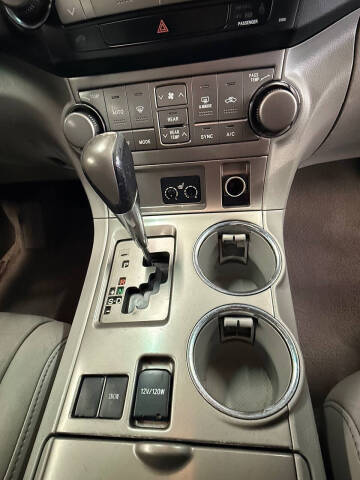 2010 Toyota Highlander SE