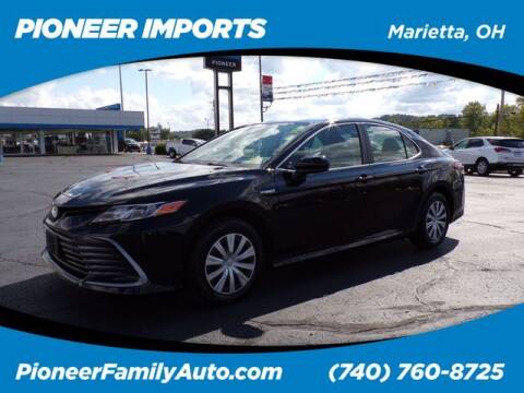 2021 Toyota Camry Hybrid for sale at Pioneer Family Preowned Autos of WILLIAMSTOWN in Williamstown WV