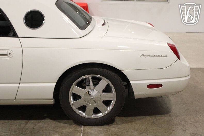 2002 Ford Thunderbird Deluxe