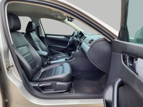 2012 Volkswagen Passat SE PZEV