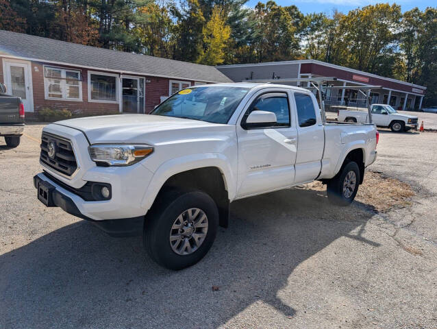 2018 Toyota Tacoma SR5's photo