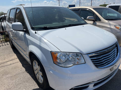 2015 Chrysler Town and Country for sale at Auto Access in Irving TX