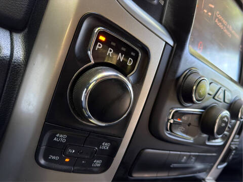 2015 RAM 1500 SLT
