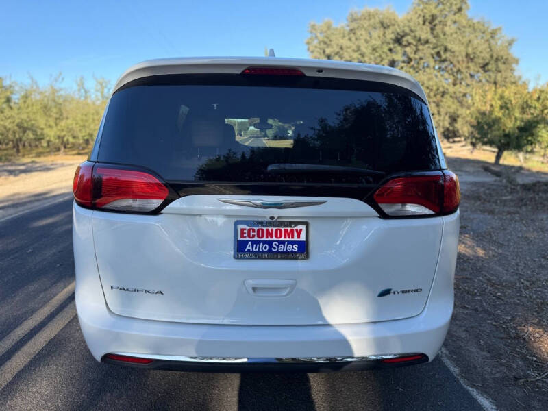 2017 Chrysler Pacifica Hybrid Touring Plus