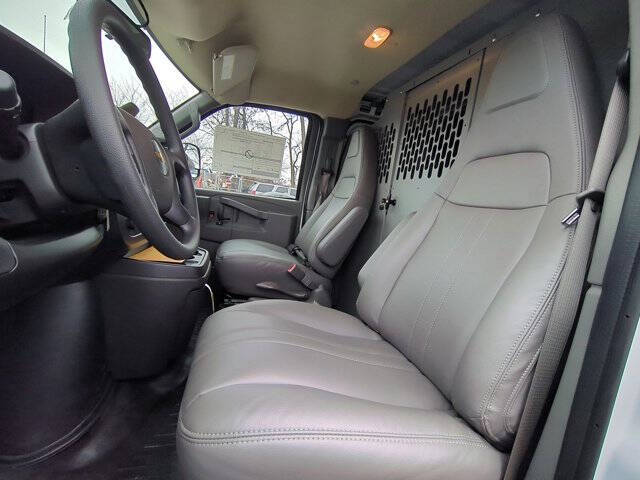 2025 Chevrolet Express 2500