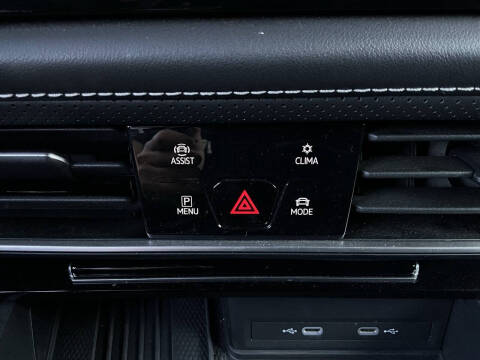 2025 Volkswagen Atlas Cross Sport SE 4Motion