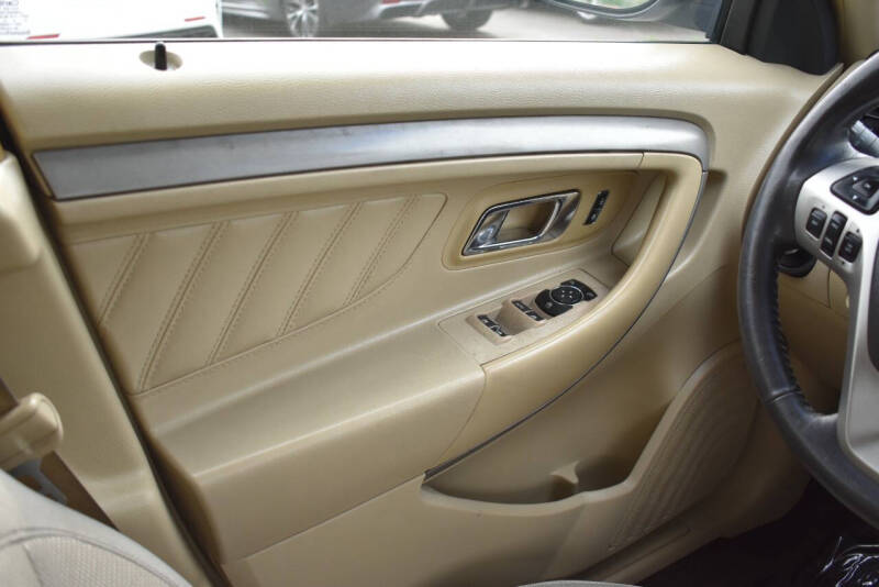 2015 Ford Taurus SEL