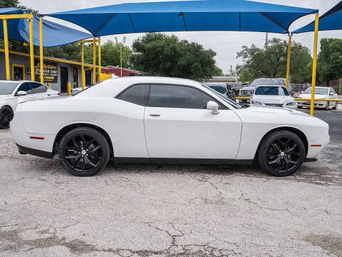 2015 Dodge Challenger SXT Plus