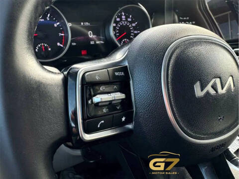2023 Kia Carnival EX