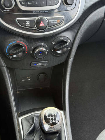 2014 Hyundai Accent SE