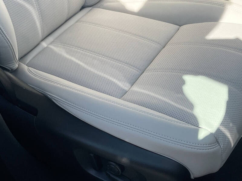 2022 Land Rover Range Rover Velar P250 R-Dynamic S