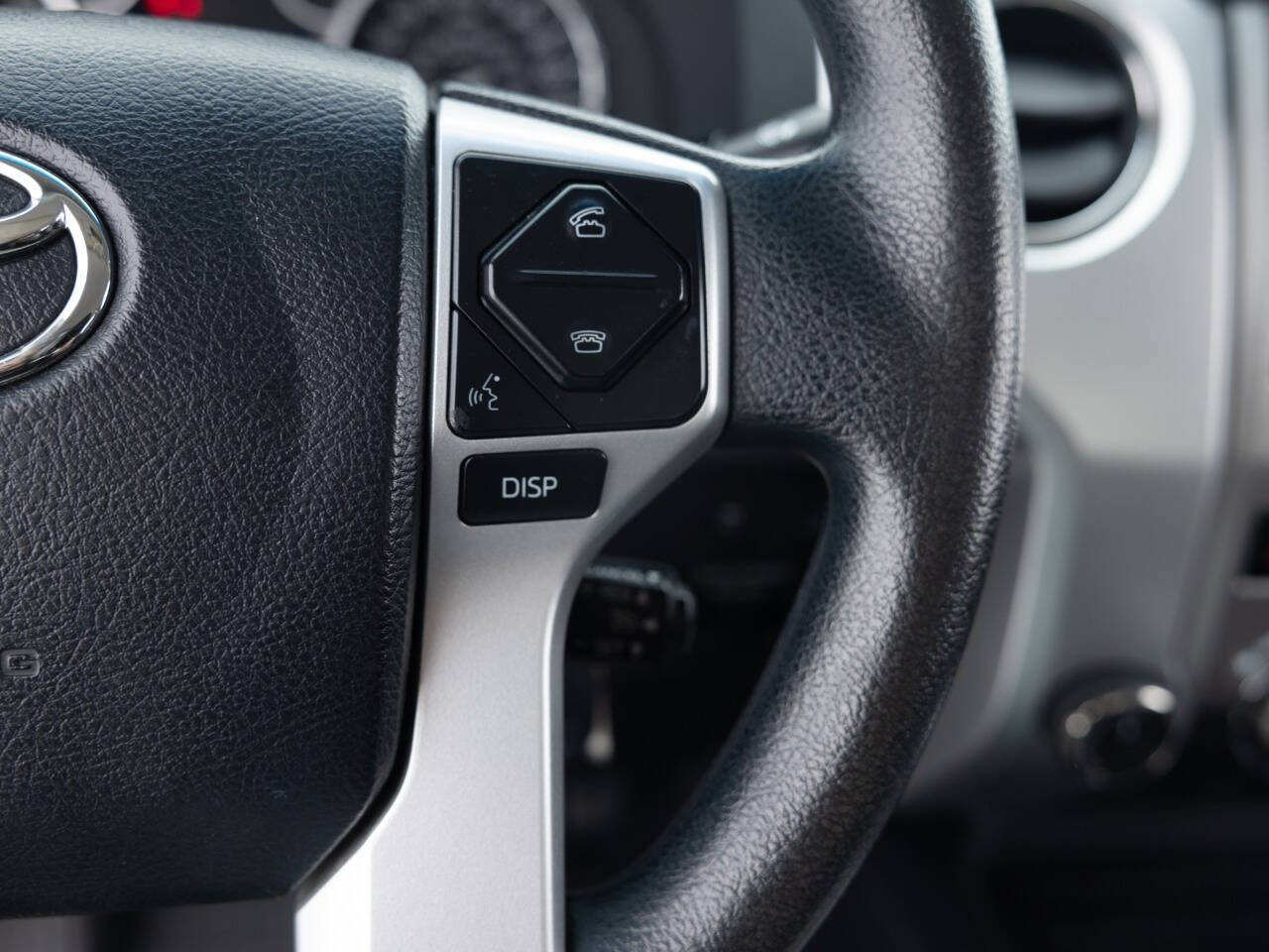 Used Car 2017 Toyota Tundra  Sr5 4x4 4dr Crewmax Cab Pickup Sb (5.7l V8 Ffv) For Sale Under $30,000 In Coal City, Illinois