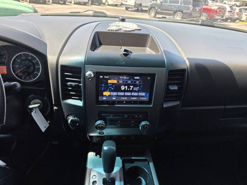 2011 Nissan Titan SV