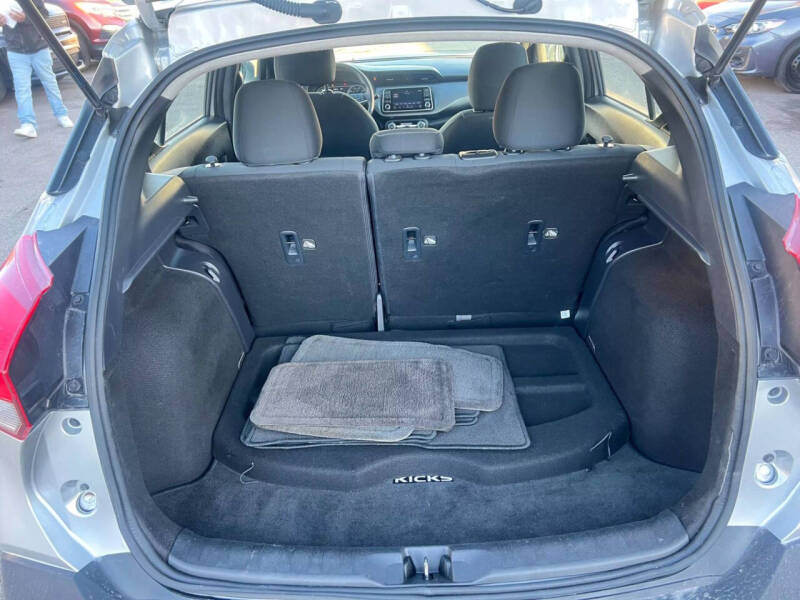 2020 Nissan Kicks SV