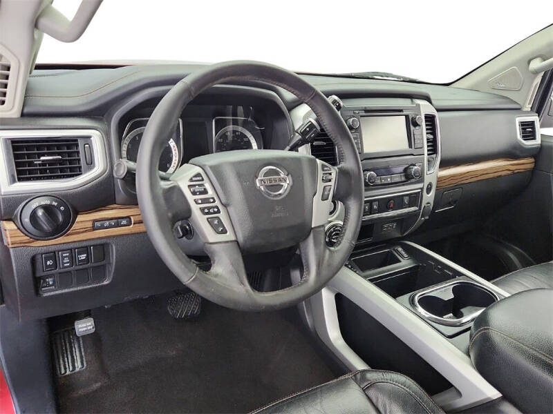 2019 Nissan Titan SL