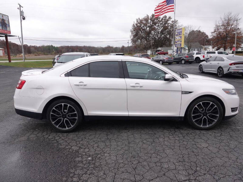 2017 Ford Taurus SEL