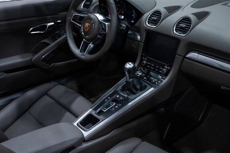 2022 Porsche 718 Boxster