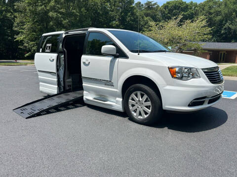 2016 Chrysler Town and Country for sale at ULTIMATE MOTORS in Midlothian VA