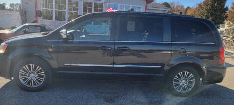 2014 Chrysler Town and Country for sale at Kelly & Kelly Supermarket of Cars in Fayetteville NC