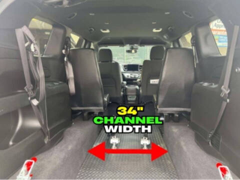 2024 Chrysler Pacifica Touring