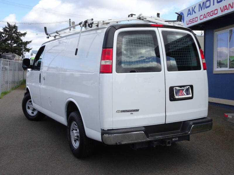 2014 Chevrolet Express Cargo Work Van - Photo 5