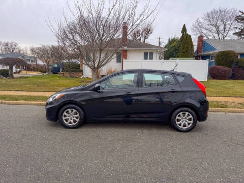 2012 Hyundai Accent GS