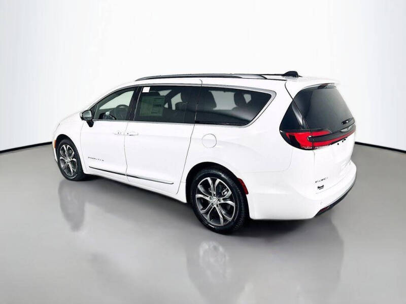 2026 Chrysler Pacifica Pinnacle