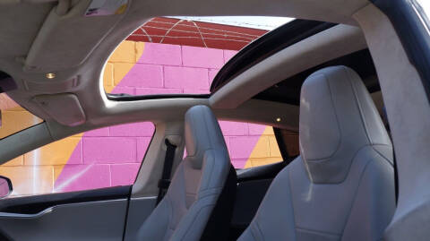 2016 Tesla Model S 90D