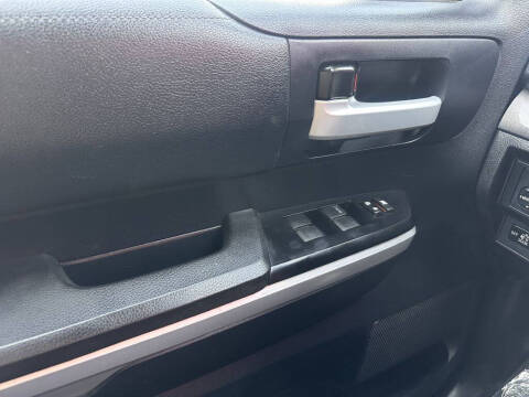 2014 Toyota Tundra SR5