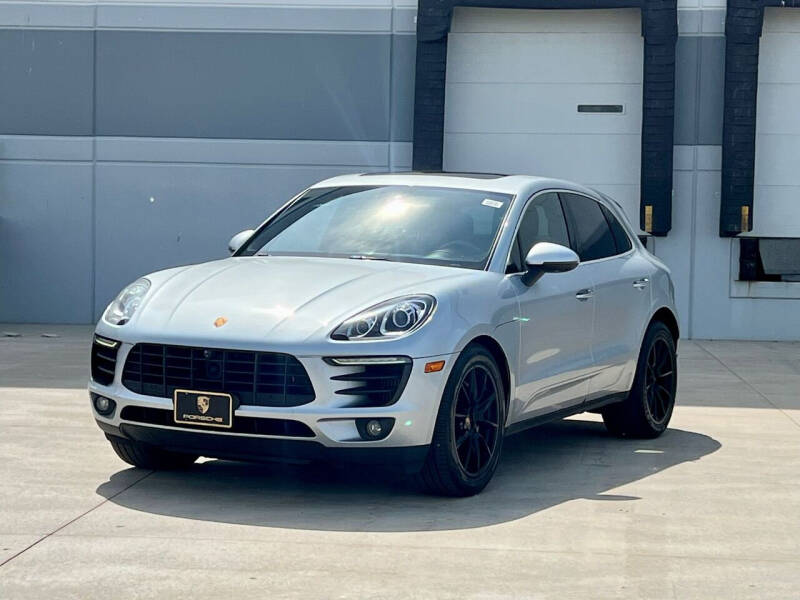 2016 Porsche Macan for sale at Clutch Motors in Lake Bluff IL