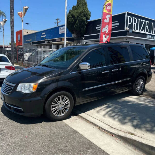 2014 Chrysler Town and Country Touring-L