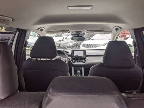 2025 Toyota Corolla Cross LE