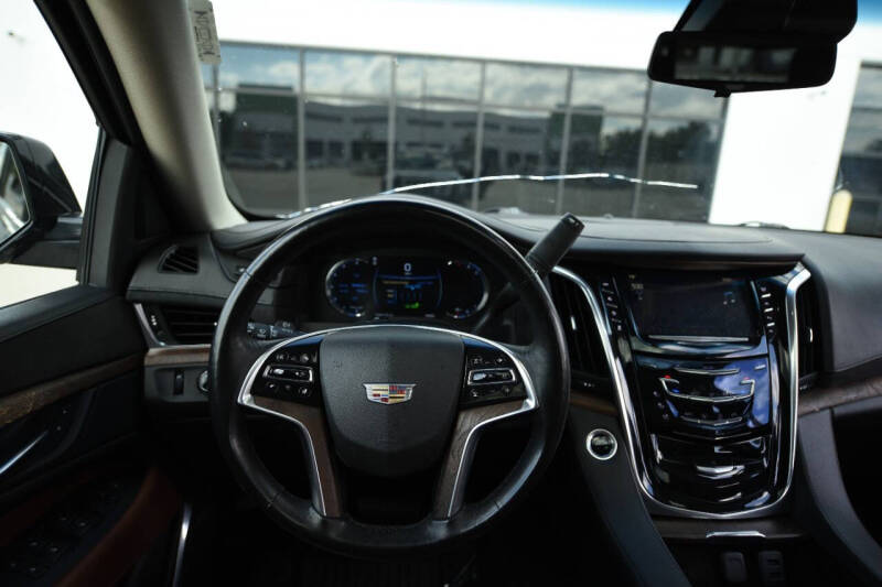 2017 Cadillac Escalade Luxury