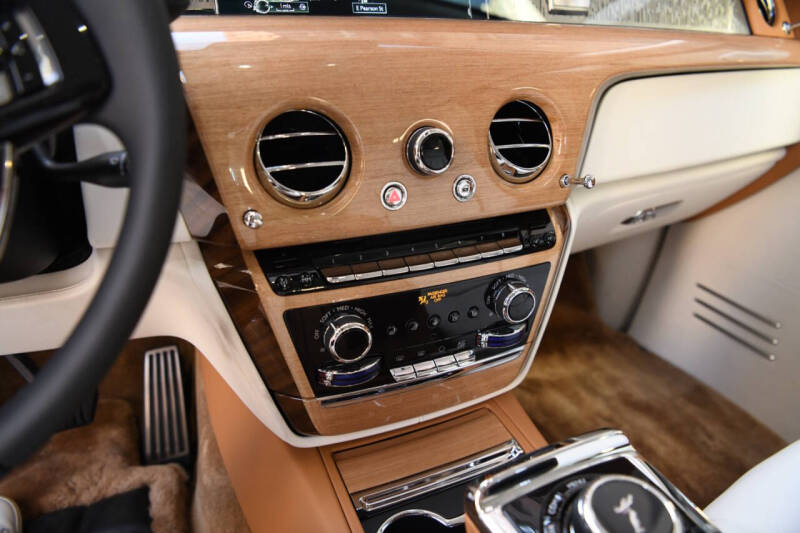 2023 Rolls-Royce Phantom EWB