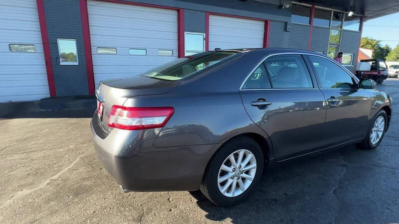 2011 Toyota Camry null photo 11