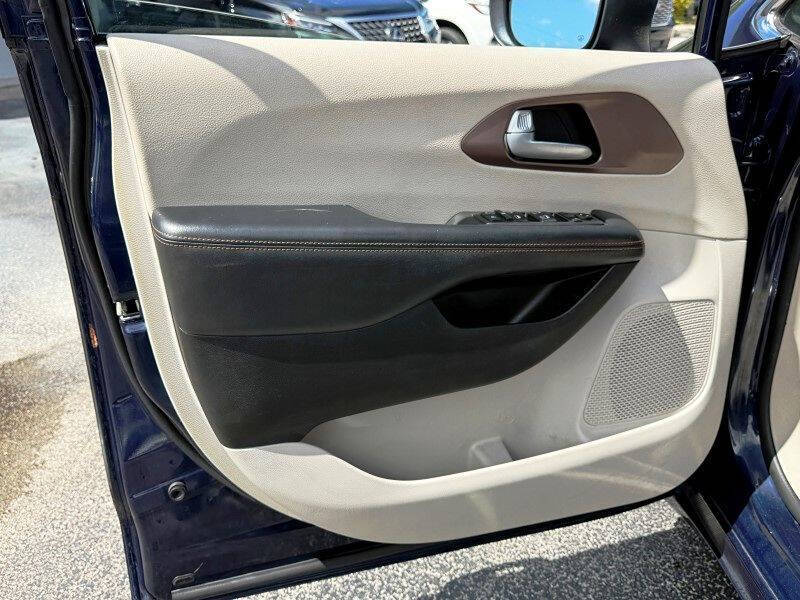 2017 Chrysler Pacifica Touring