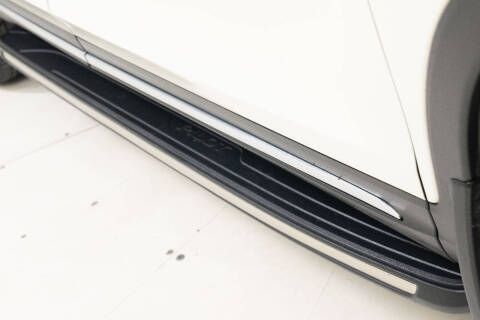 2019 Honda Pilot Touring w/Rear Captain's Chairs