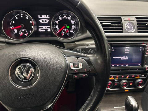 2016 Volkswagen Passat 1.8T SEL Premium