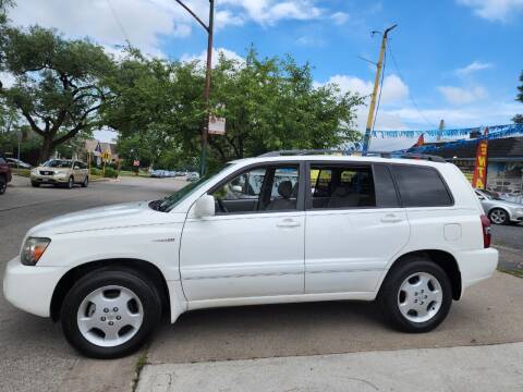 2004 Toyota Highlander for sale at ROCKET AUTO SALES in Chicago IL