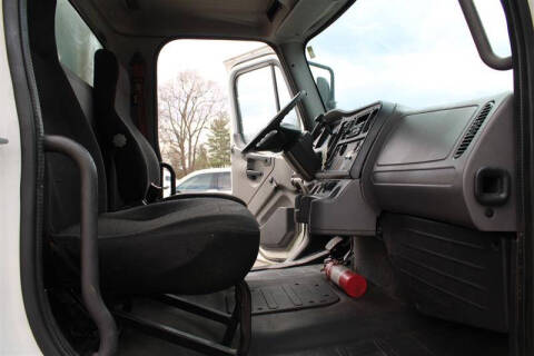 2013 Freightliner M2 106