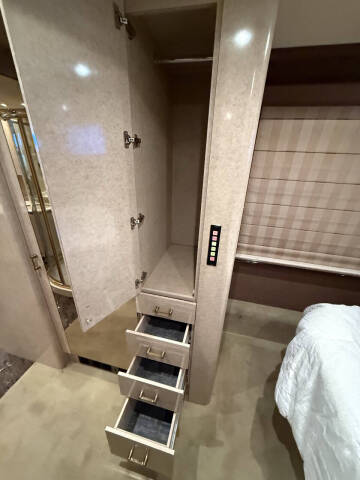 2001 Prevost Marathon