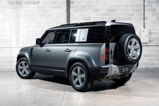 2022 Land Rover Defender 110 SE