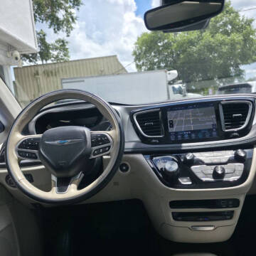 2018 Chrysler Pacifica Hybrid Limited