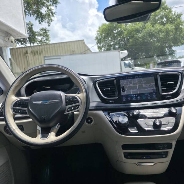 2018 Chrysler Pacifica Hybrid Limited