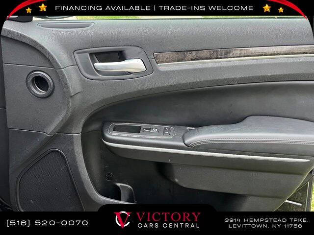 2023 Chrysler 300 Touring L