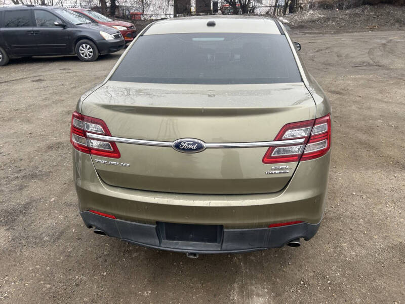2013 Ford Taurus SEL