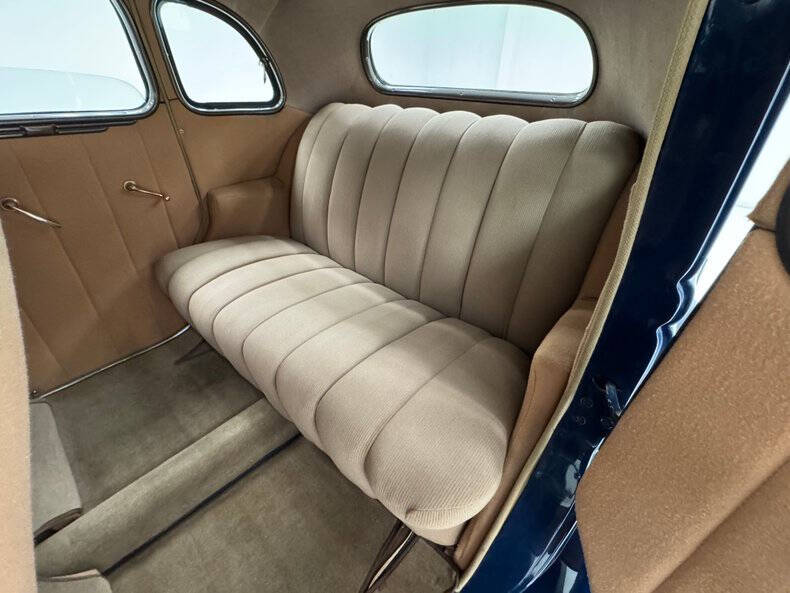 1936 Ford Deluxe